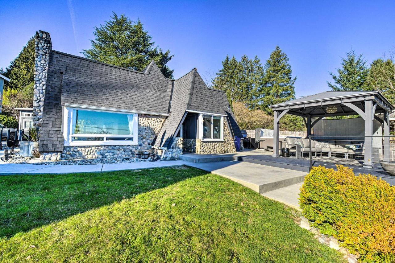 Puget Sound Cabin With Hot Tub And Water Views! เบรเมอร์ตัน ภายนอก รูปภาพ